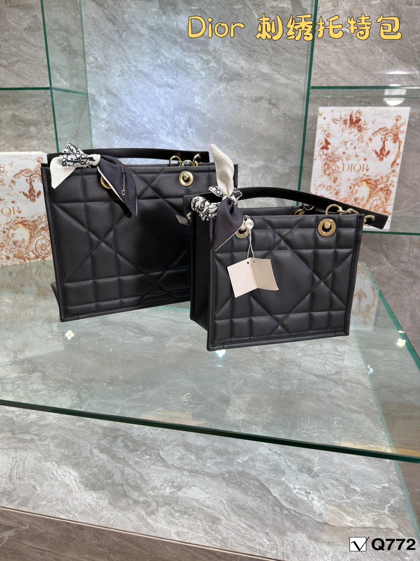 Replica Dior Bag  36*28CM/27*22CM