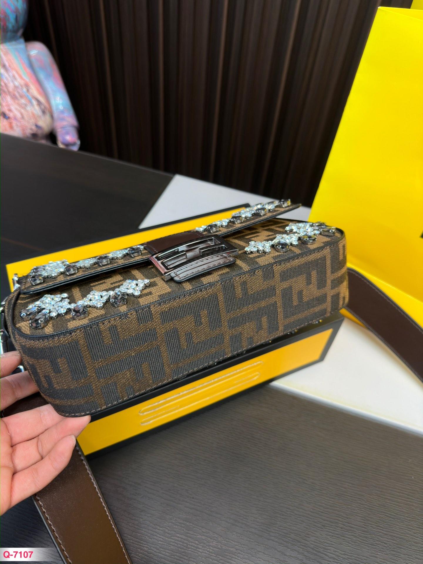 Replica Fendi Bag 15*25CM