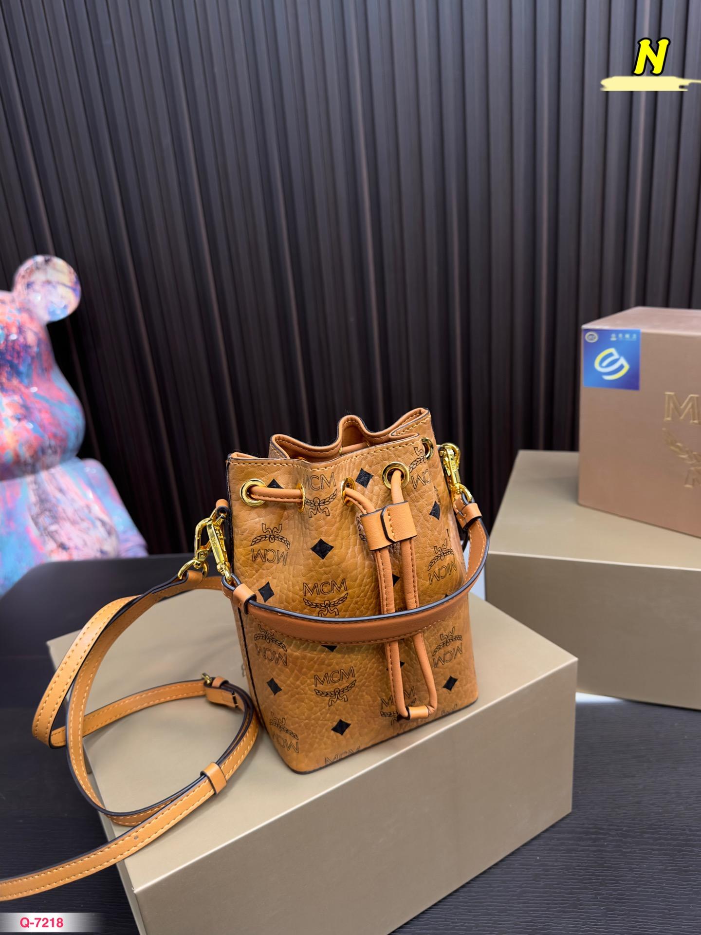 Replica MCM Bag 18*13CM