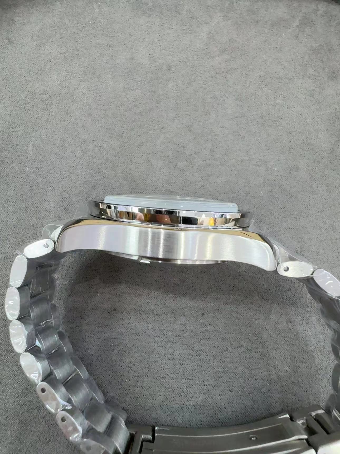 Replica OMEGA Speedmaster 904l Stainless Steel Automatic Mechanical Watch 42MM