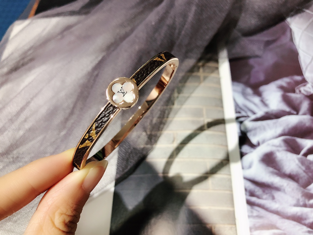 Replica LOUIS VUITTON Bangle