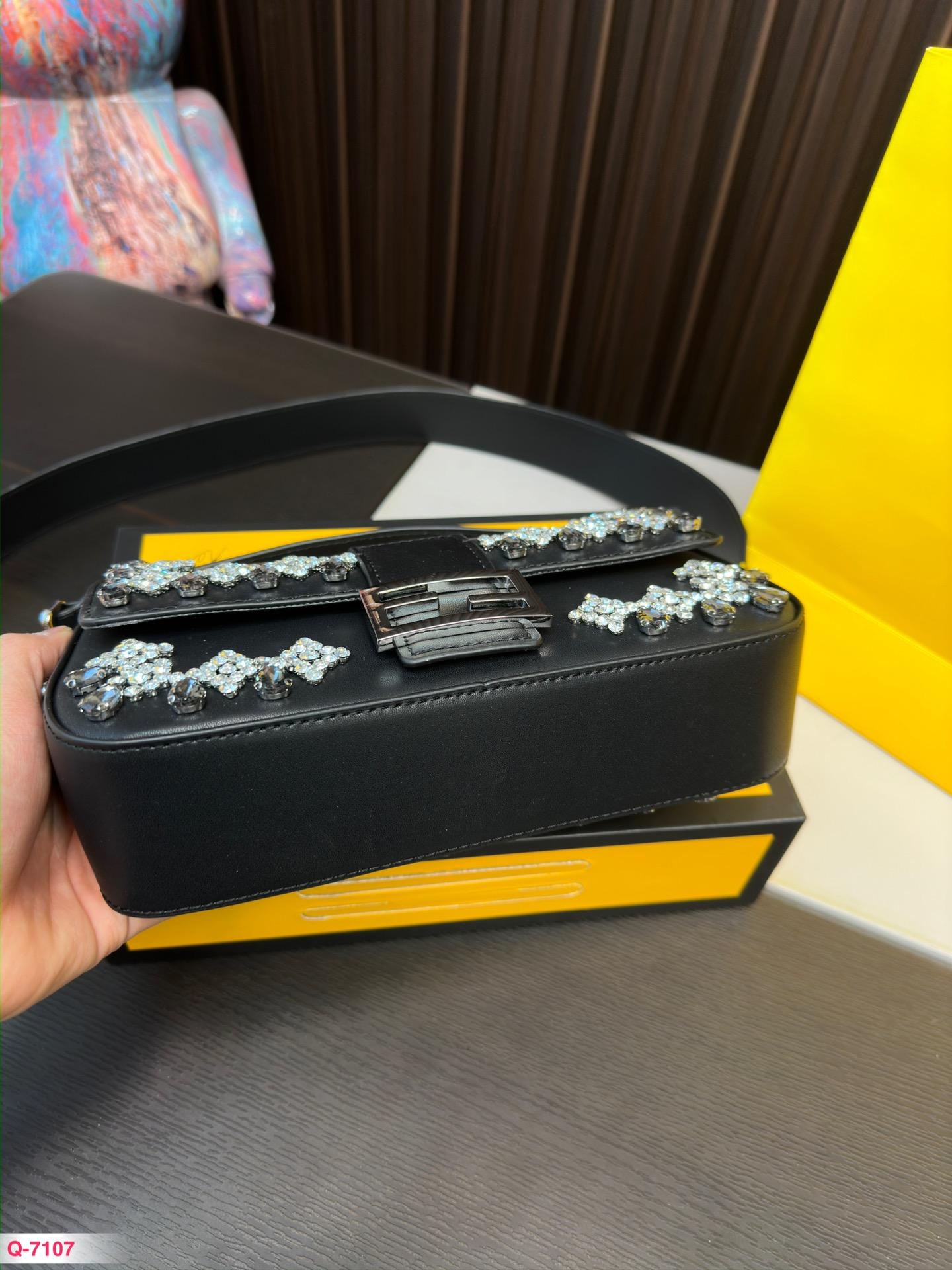 Replica Fendi Bag 15*25CM