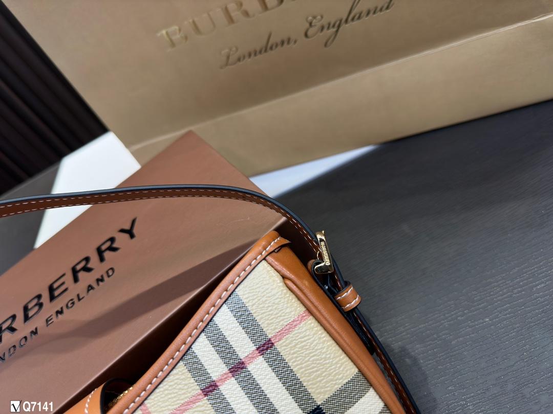 Replica Burberry Bag 23*11CM