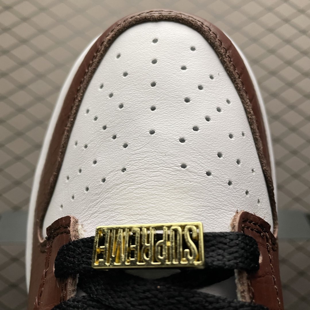 Replica Nike Dunk SB Shoe Supreme x Nike SB Dunk Low Brown DH3228-103 36-47