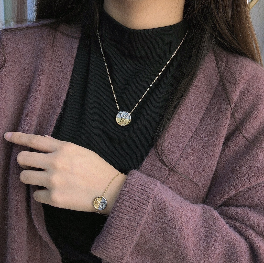 Replica LOUIS VUITTON Necklace