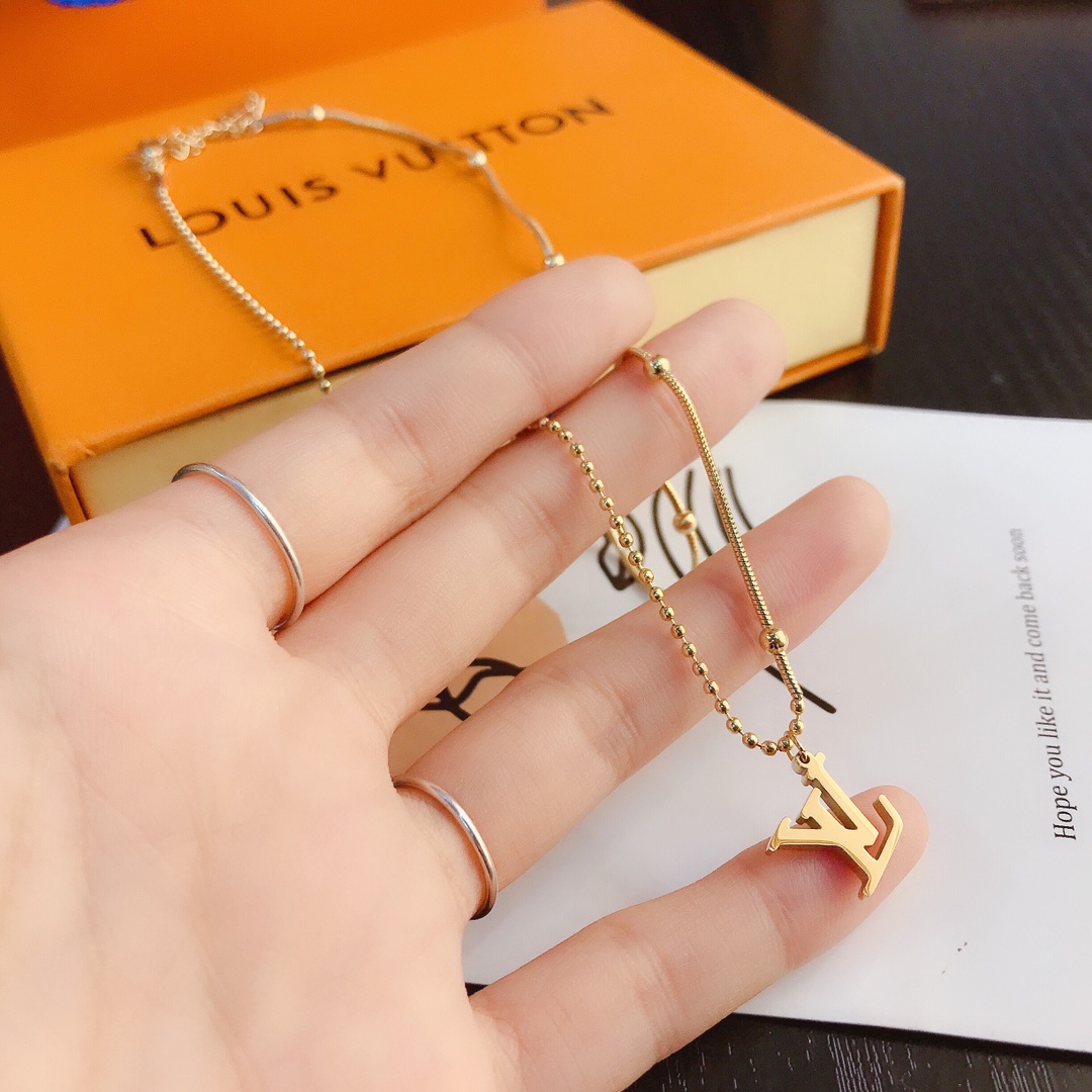 Replica LOUIS VUITTON Necklace