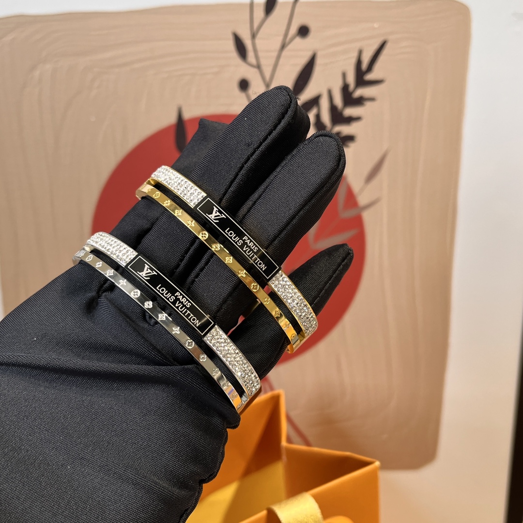 Replica LOUIS VUITTON Bangle