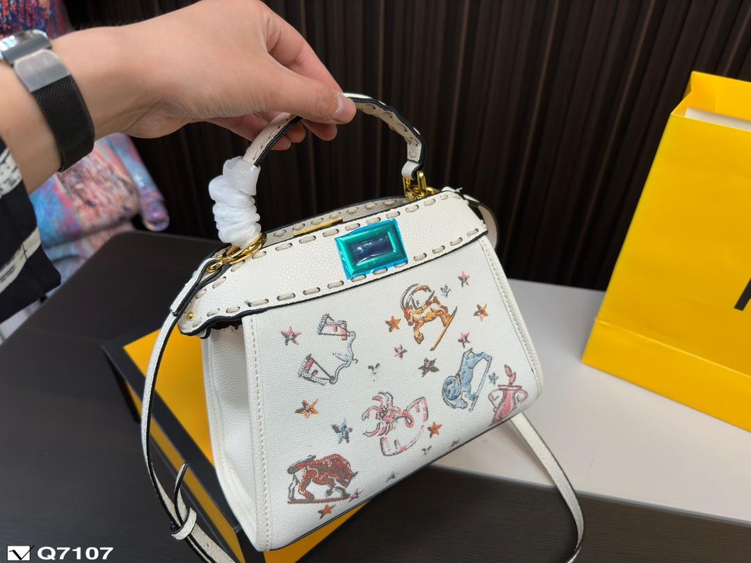 Replica Fendi Bag 23*18CM