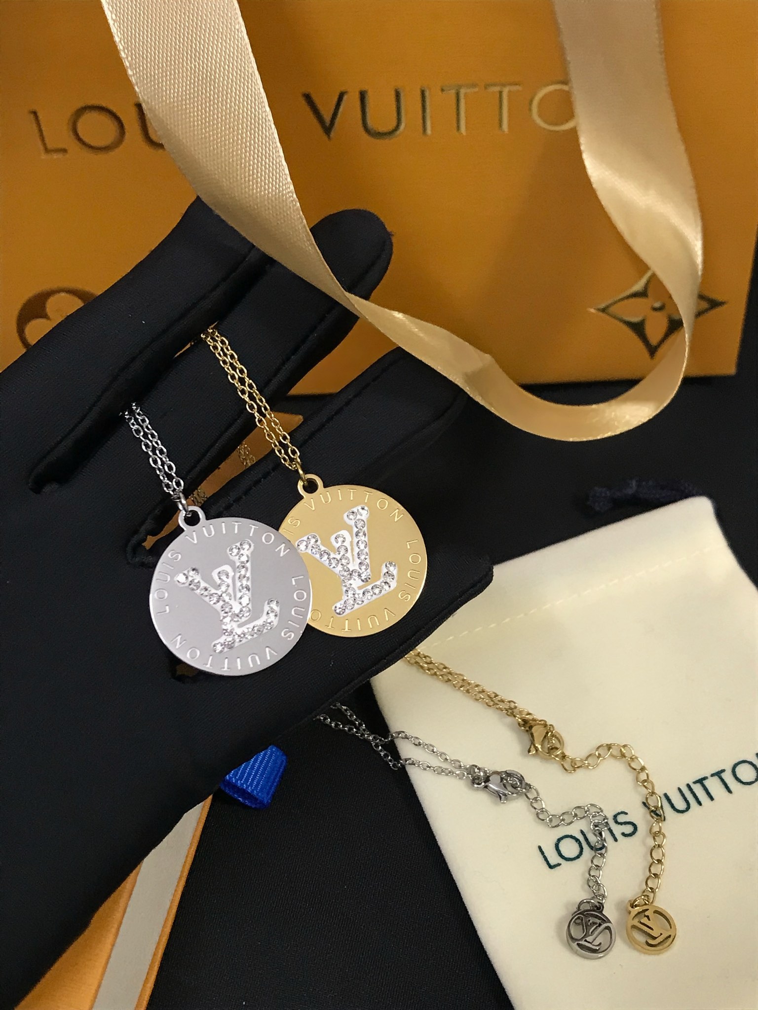 Replica LOUIS VUITTON Necklace