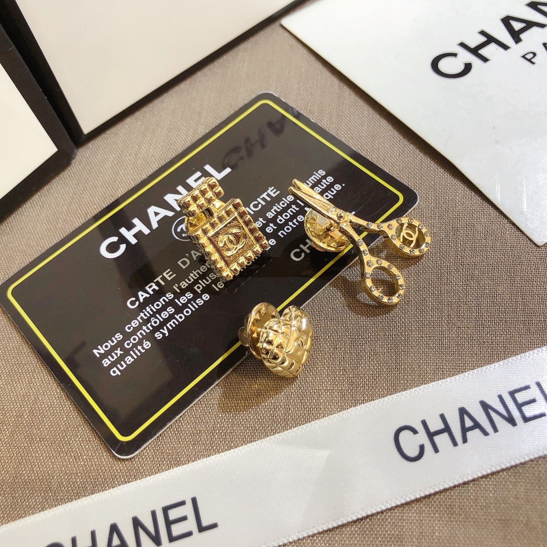 Replica CHANEL Brooch