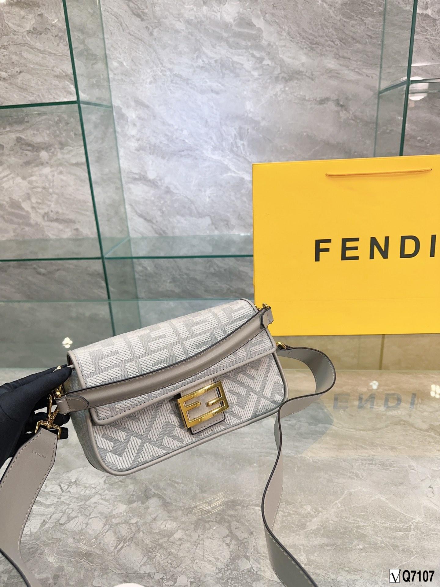 Replica Fendi Bag 25.5*14CM