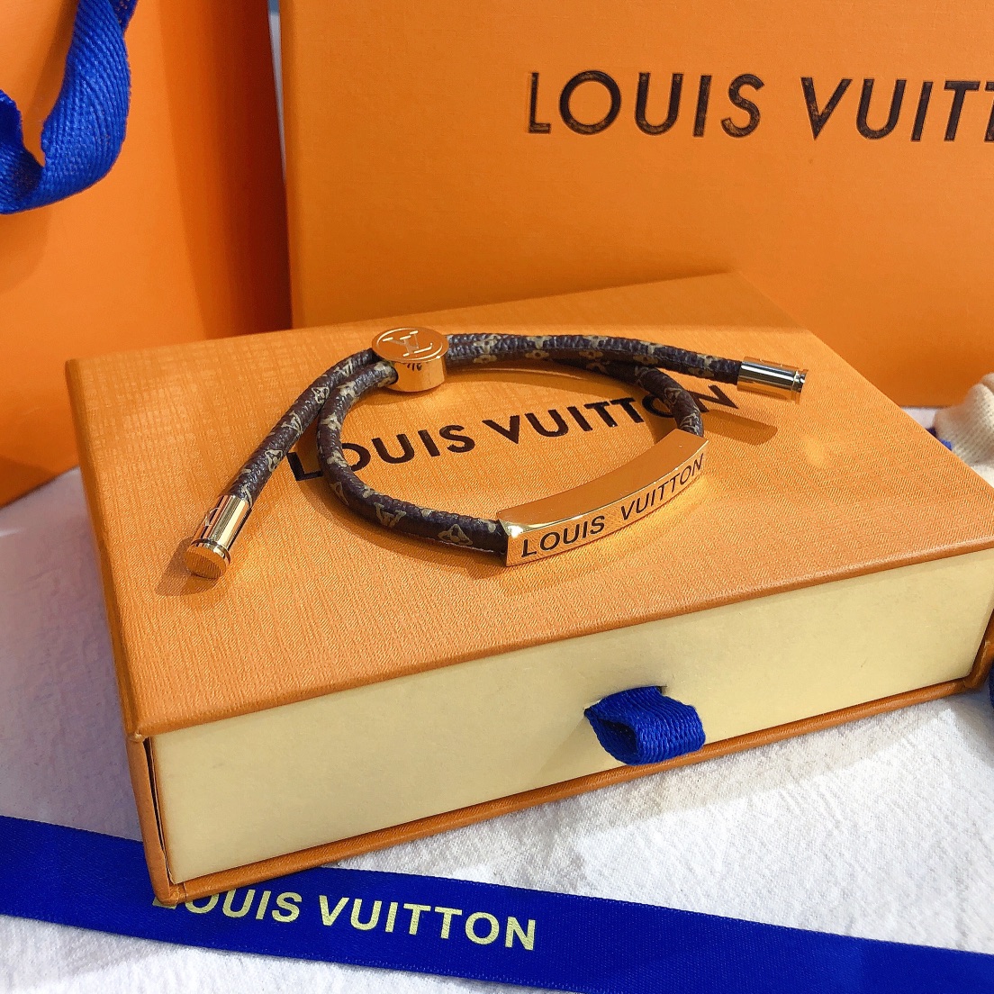 Replica LOUIS VUITTON Bangle