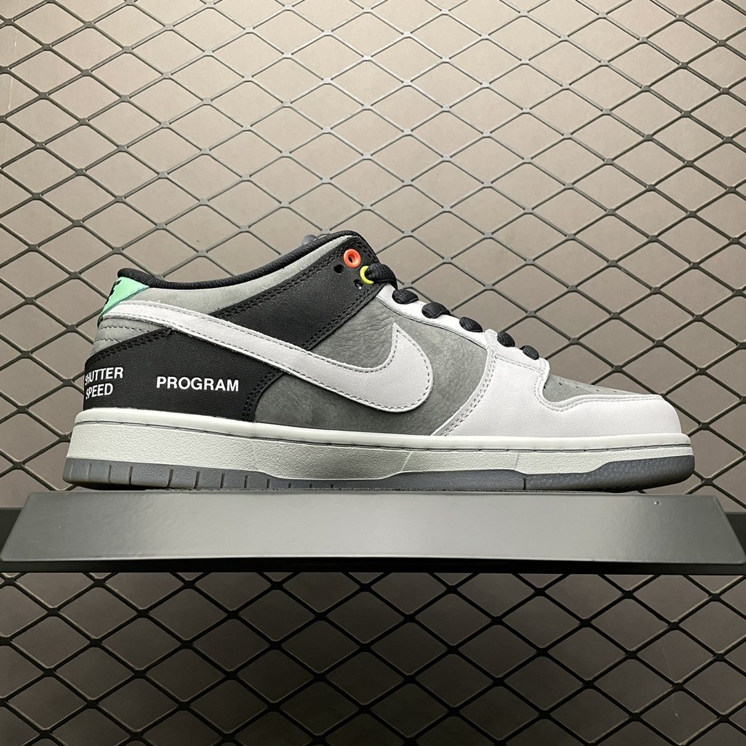Replica Nike Dunk SB Shoe Nike SB Dunk Low VX1000 Camcorder CV1659-001 36-46