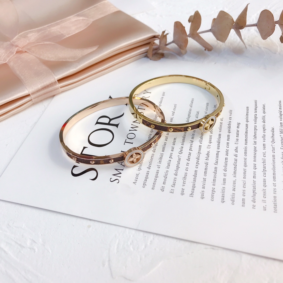 Replica LOUIS VUITTON Bangle