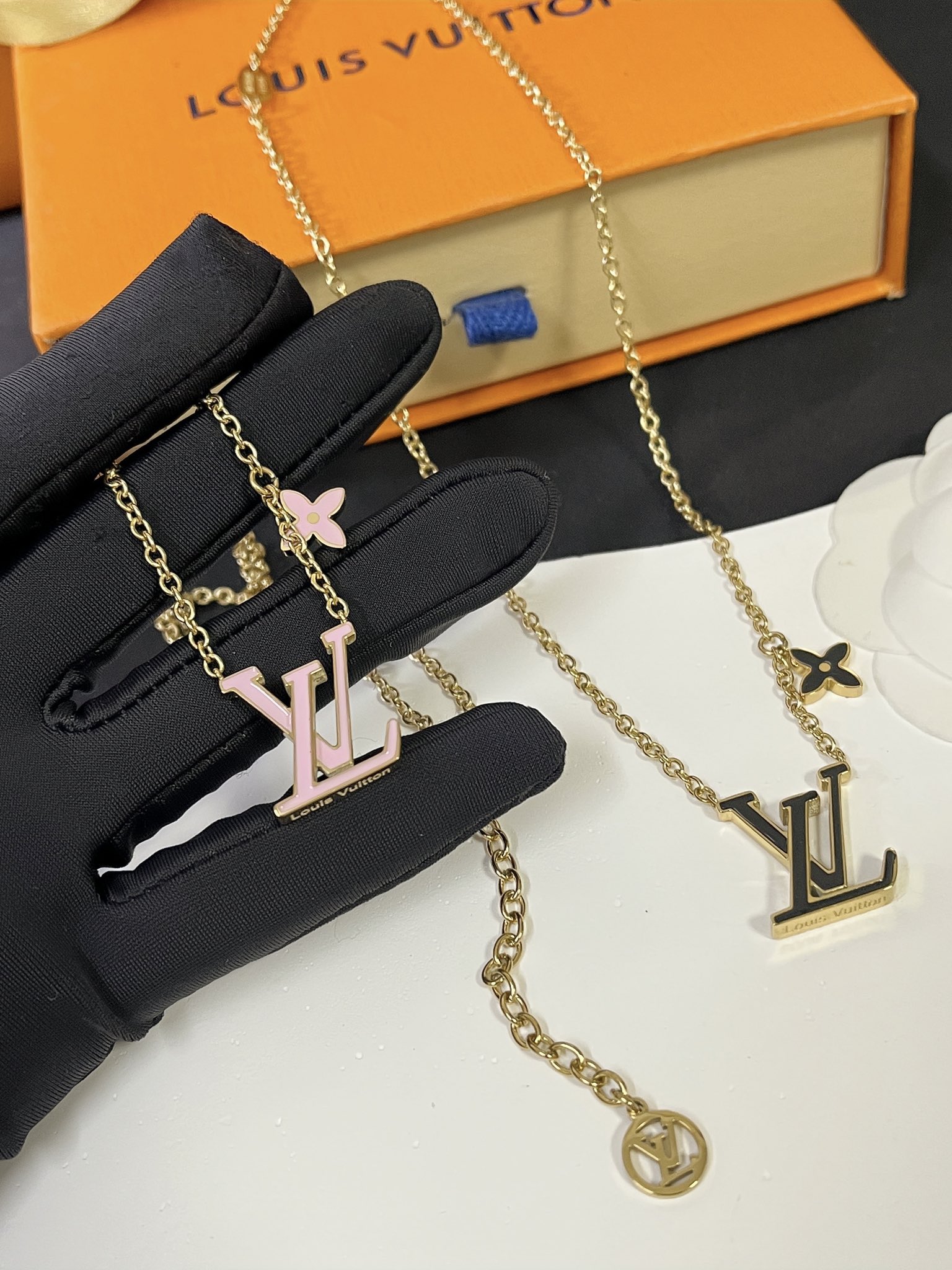 Replica LOUIS VUITTON Necklace