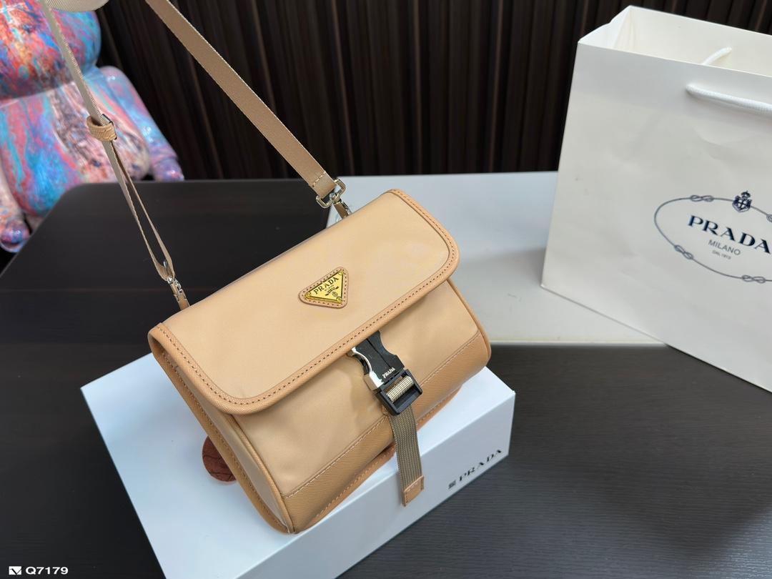 Replica Prada Bag 15*19CM