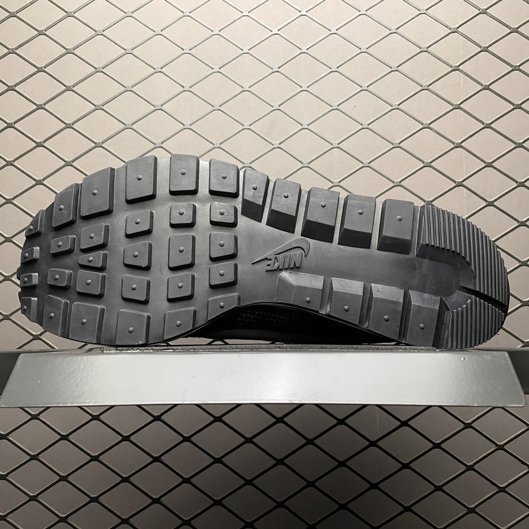 Replica Nike Shoe Sacai x Nike Vaporwaffle 3.0Black And White CV1363-00136-48