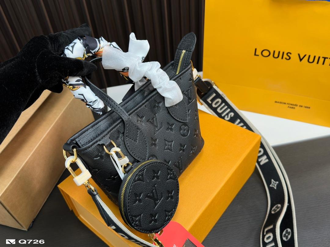Replica Louis Vuitton Bag 13*19CM
