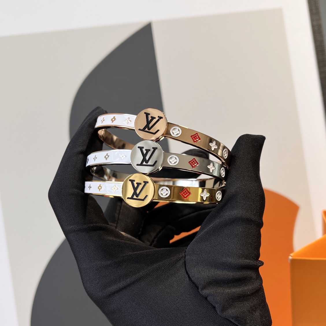 Replica LOUIS VUITTON Bangle