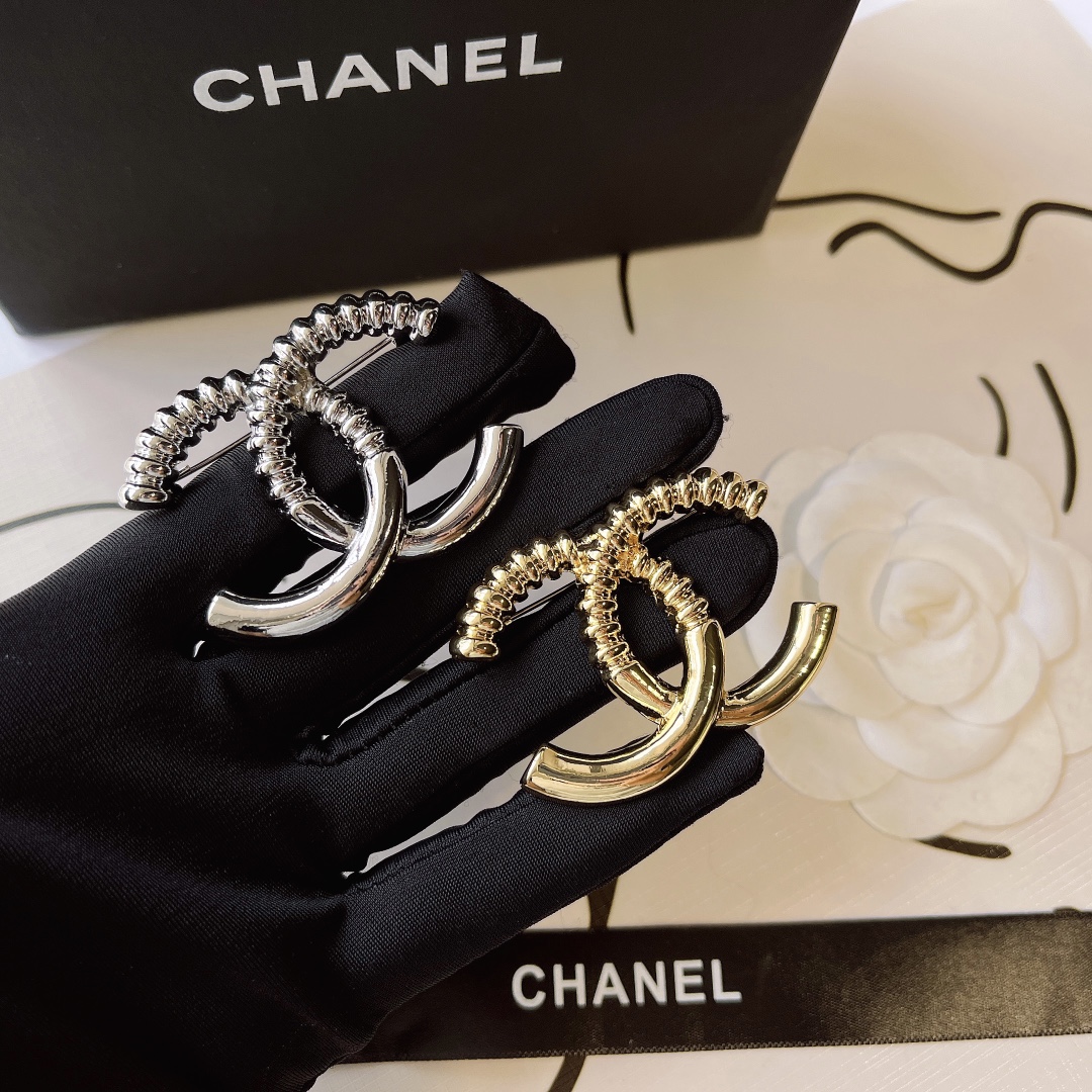 Replica CHANEL Brooch