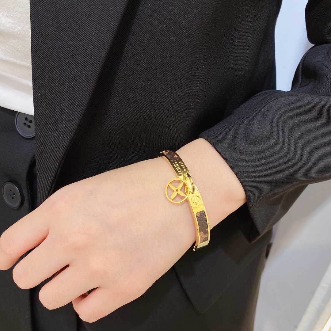 Replica LOUIS VUITTON Bangle