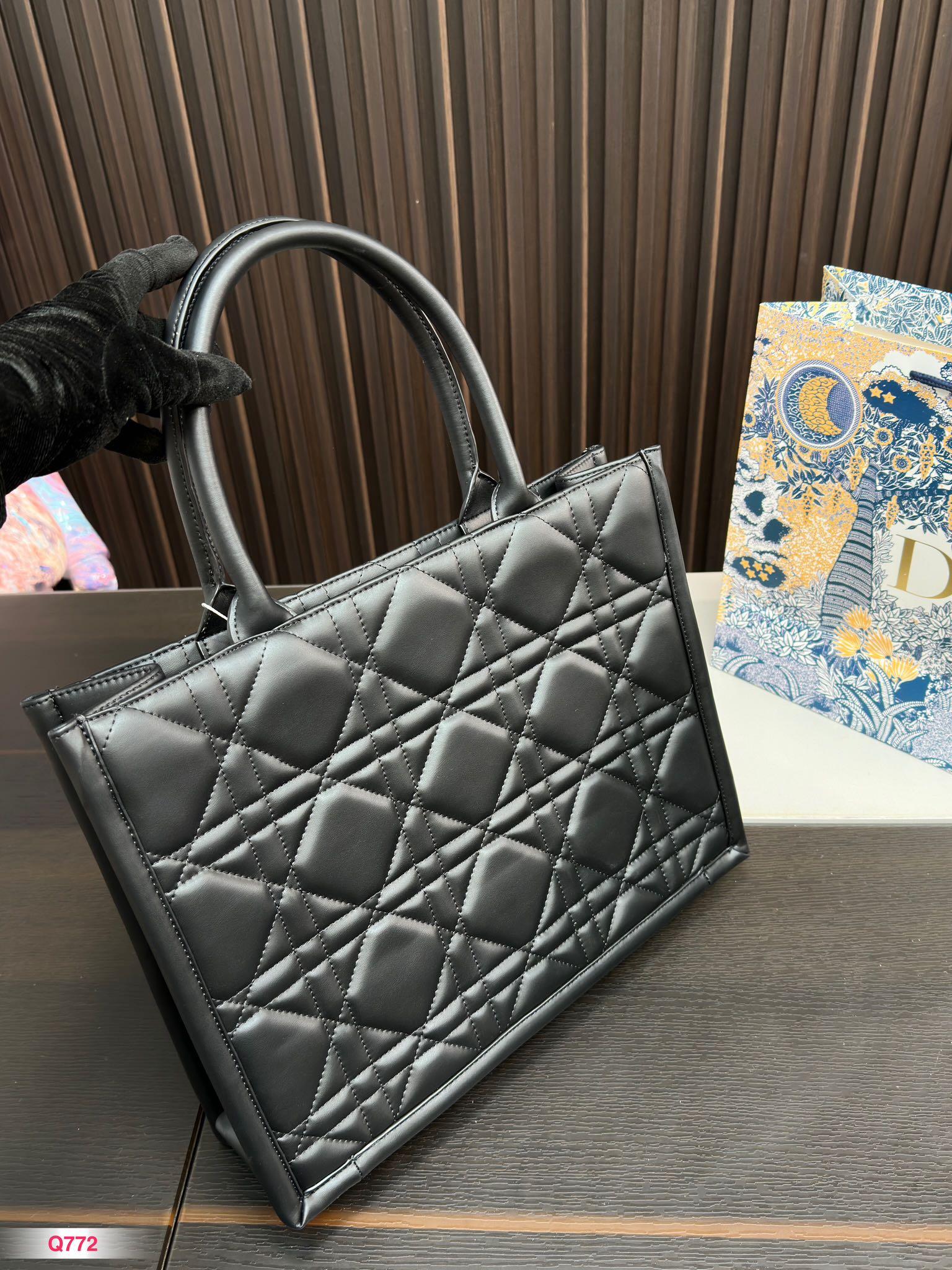 Replica Dior Bag  36*28CM/40*32CM