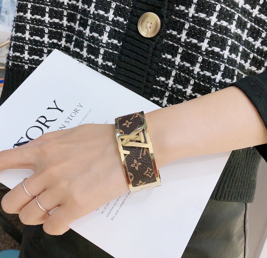 Replica LOUIS VUITTON Bangle