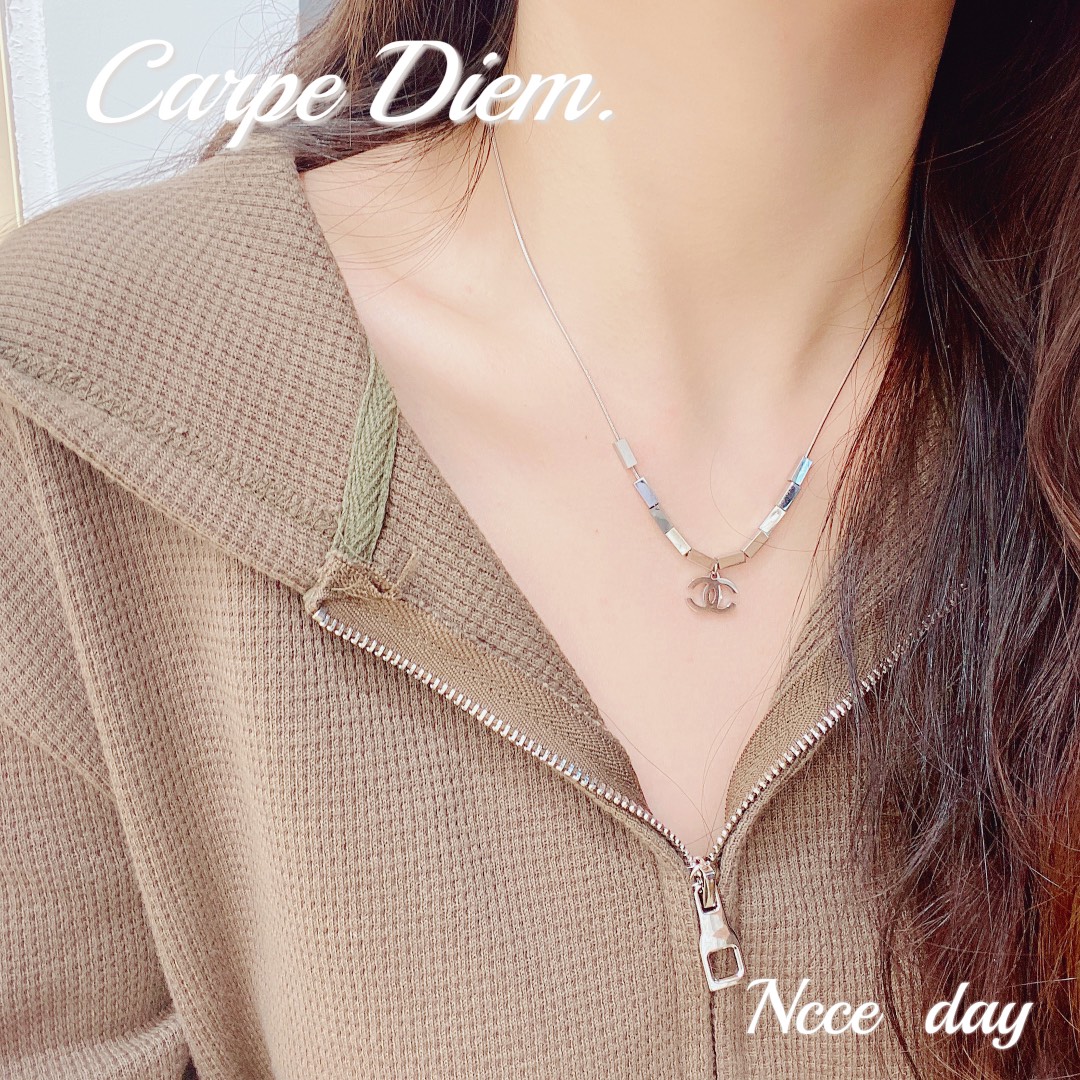 Replica CHANEL Necklace