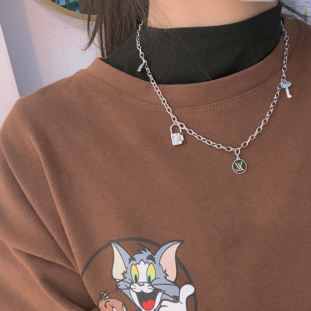 Replica LOUIS VUITTON Necklace