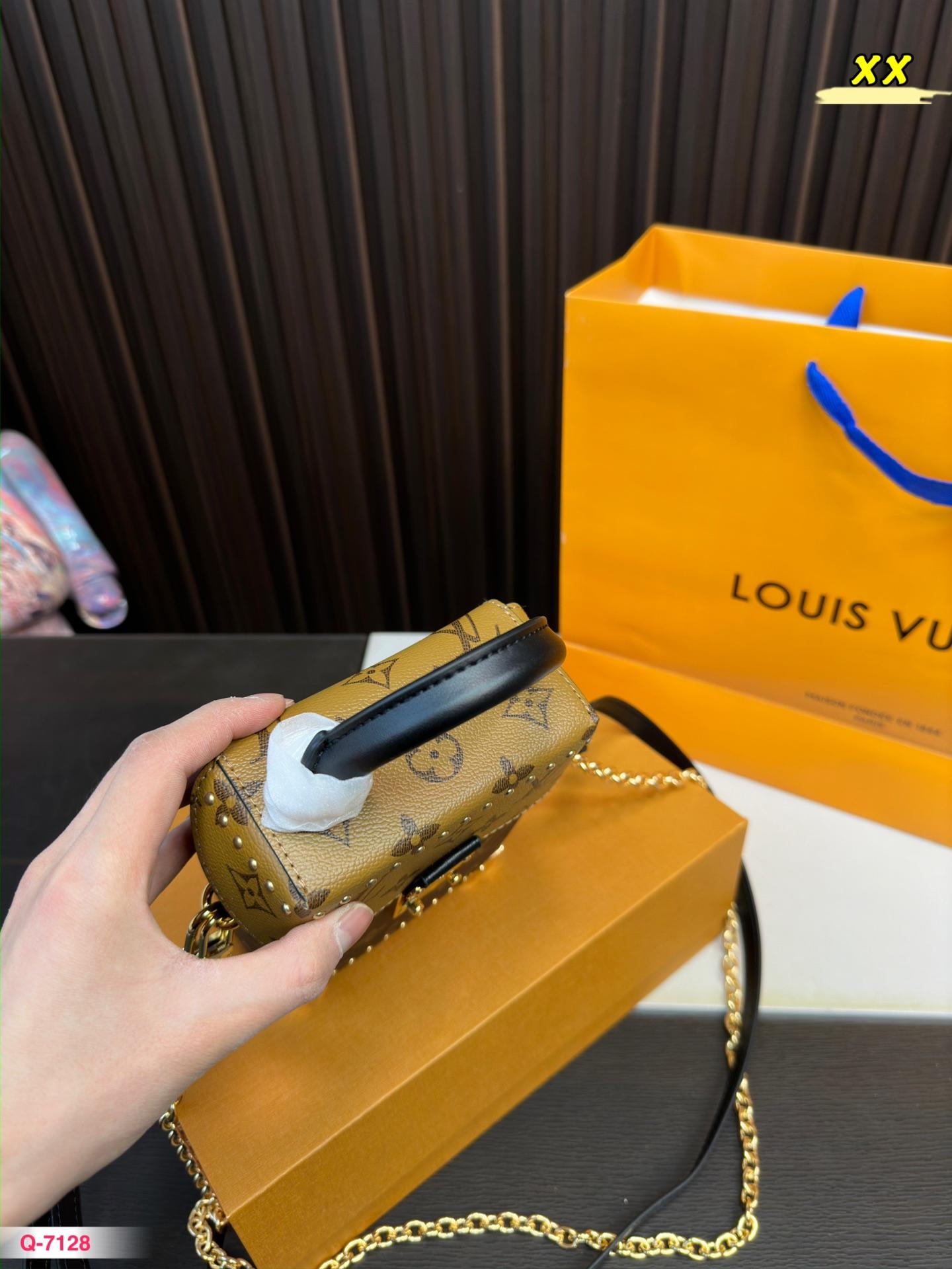 Replica Louis Vuitton Bag 17*12CM