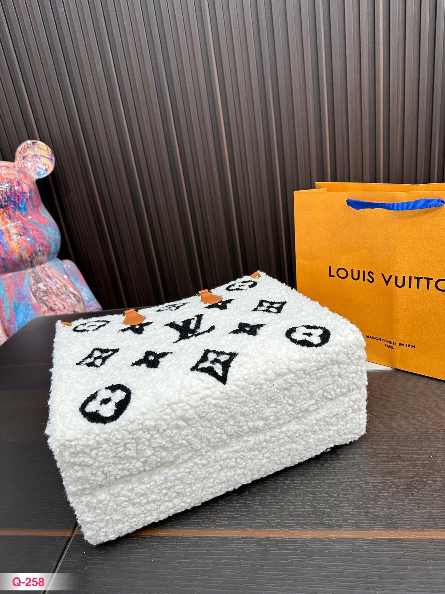 Replica Louis Vuitton Bag 27*32CM