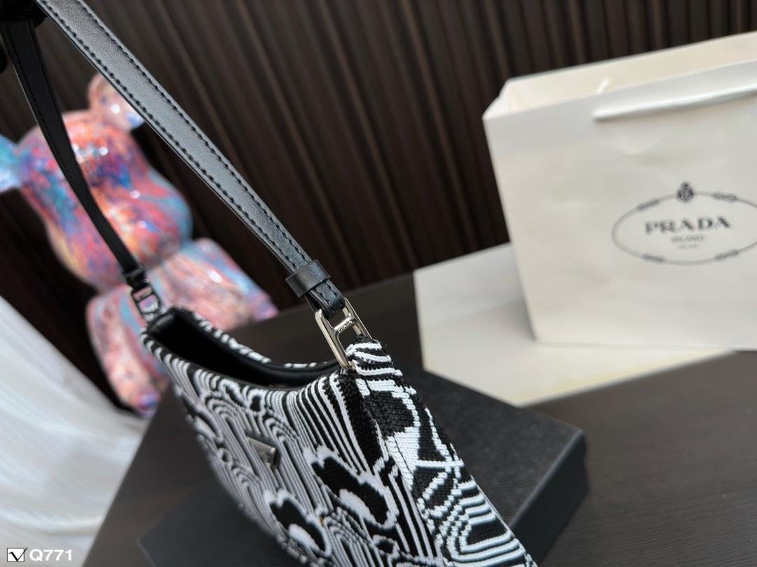 Replica Prada Bag 27*18CM