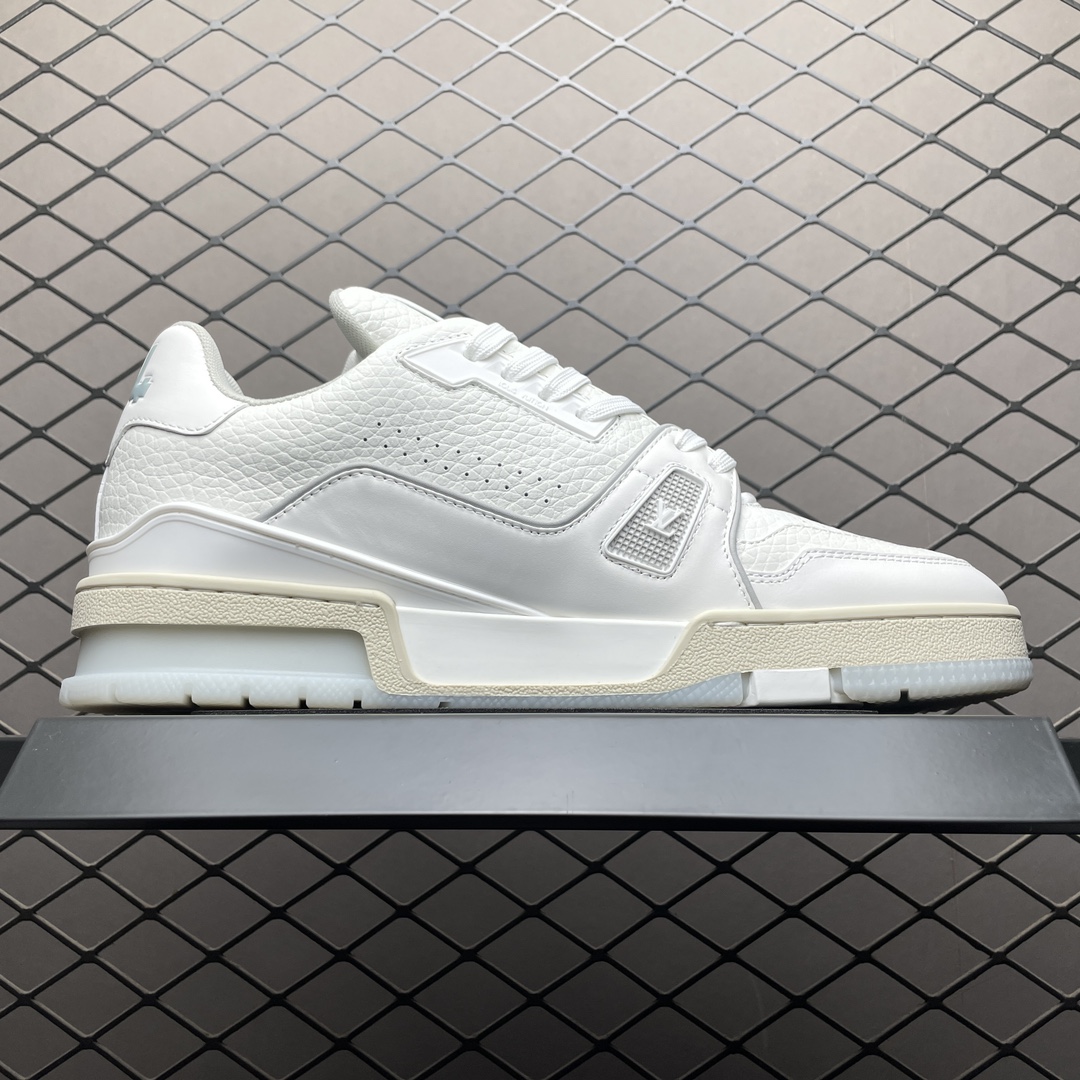 Replica Louis Vuitton Shoe Louis Vuitton LV Trainer Size 35-46 white