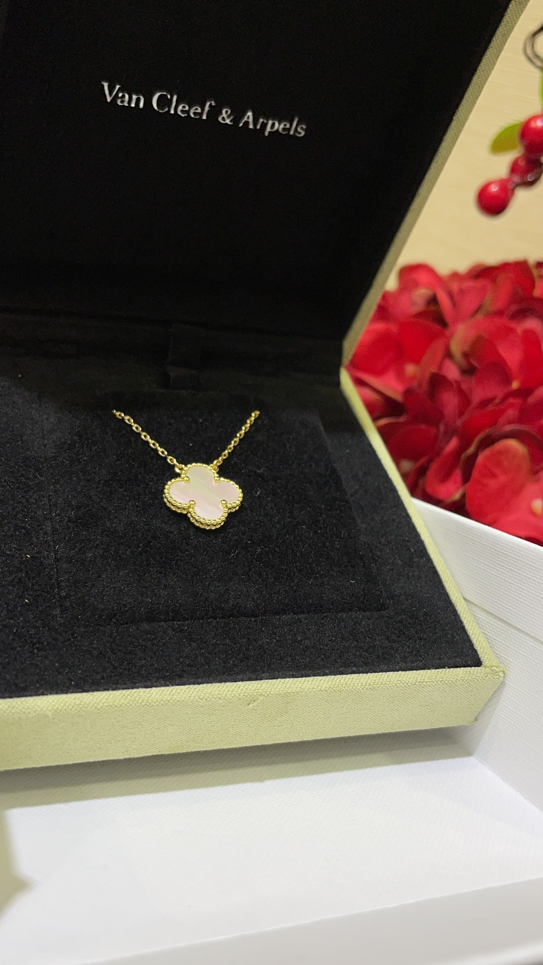 Replica VanCleef Arpels Necklace