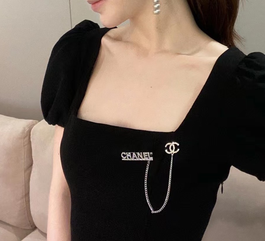 Replica CHANEL Brooch