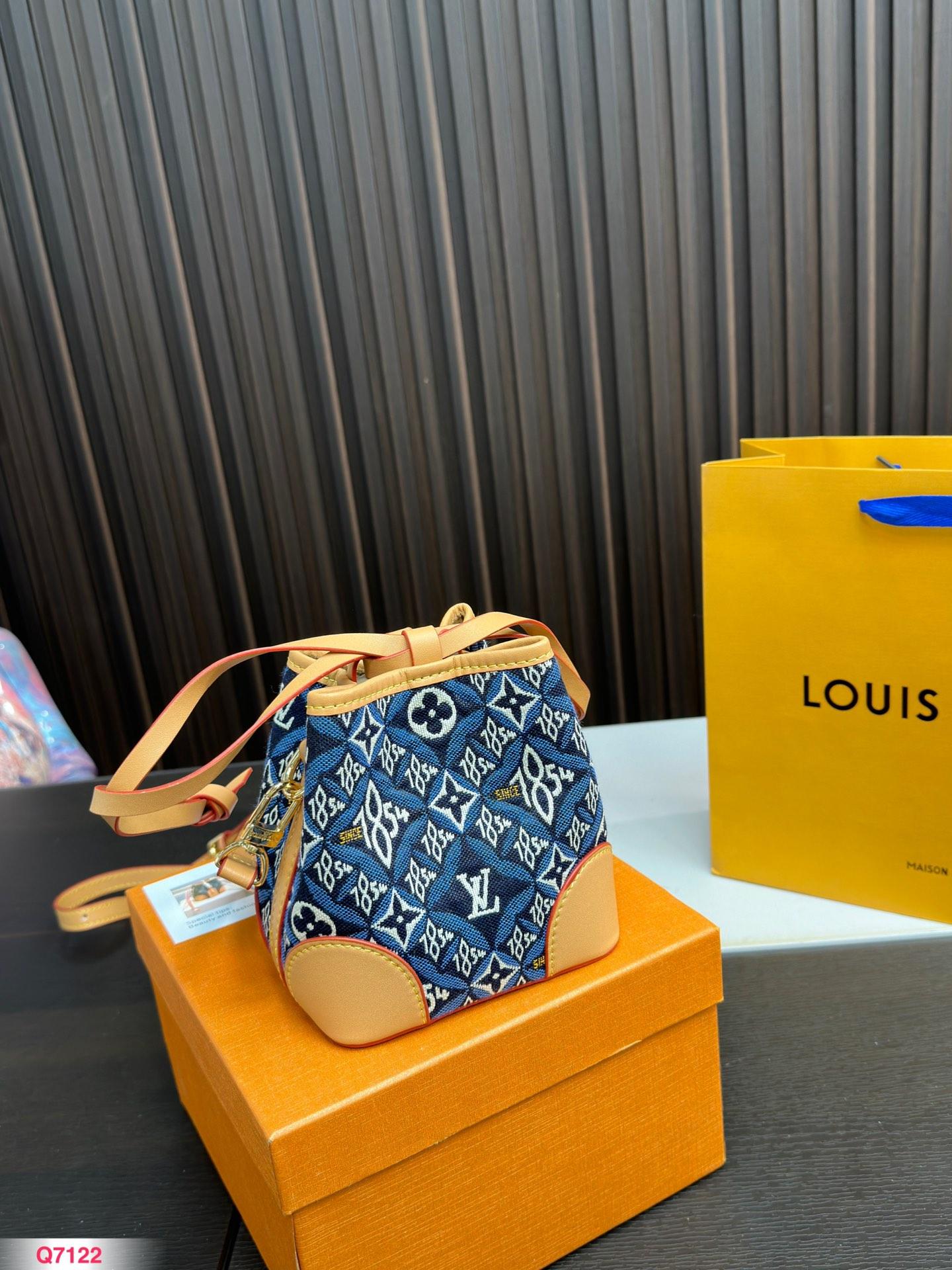 Replica Louis Vuitton Bag 13*14CM