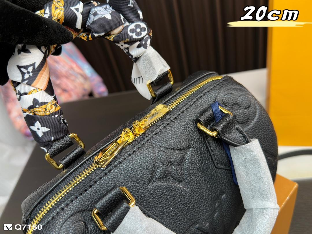 Replica Louis Vuitton Bag 13*CM