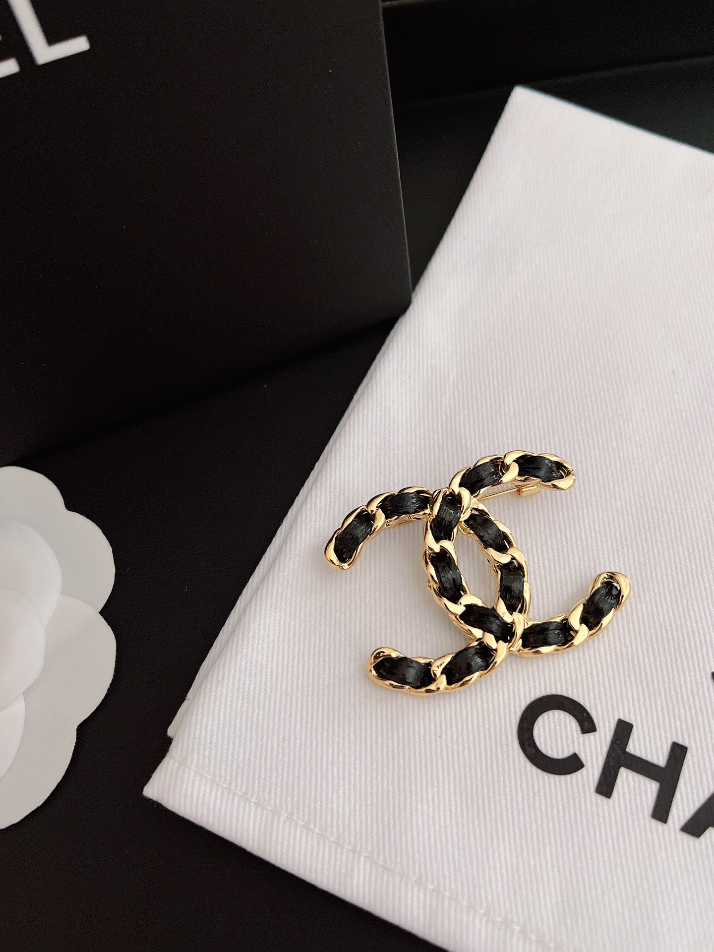 Replica CHANEL Brooch