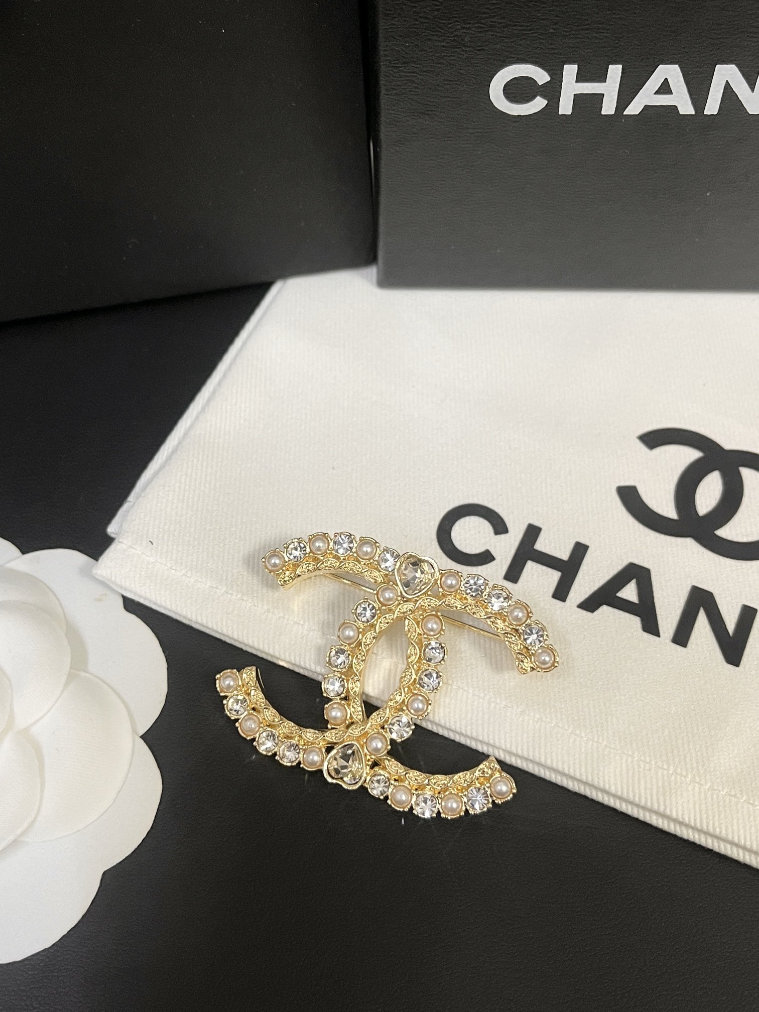 Replica CHANEL Brooch