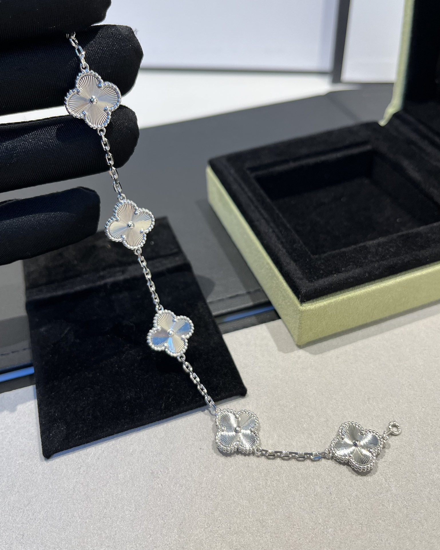 Replica VanCleef Arpels Bracelet