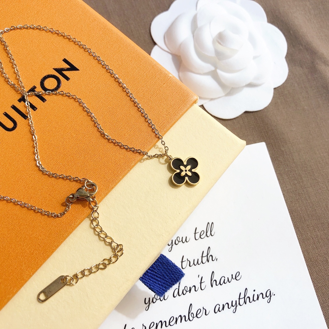 Replica LOUIS VUITTON Necklace