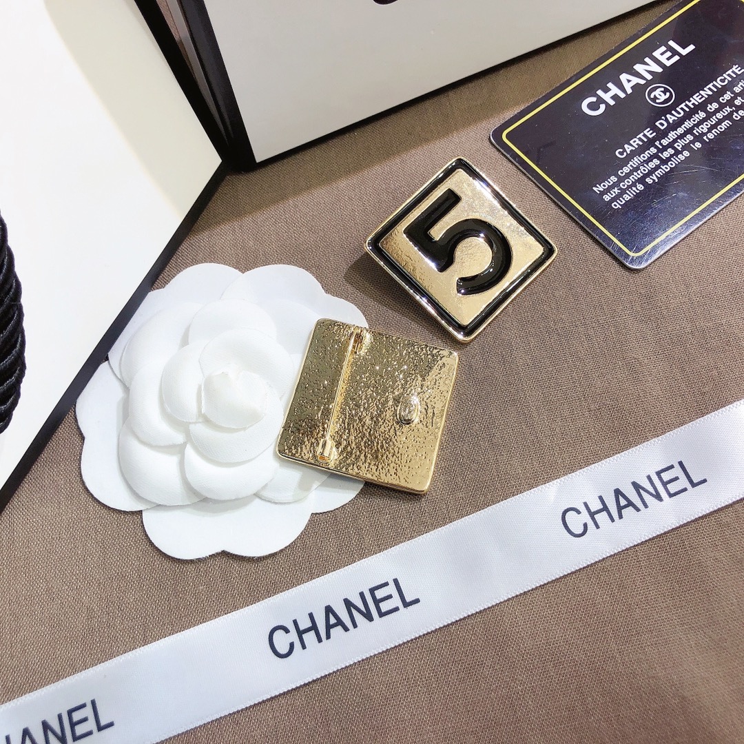 Replica CHANEL Brooch