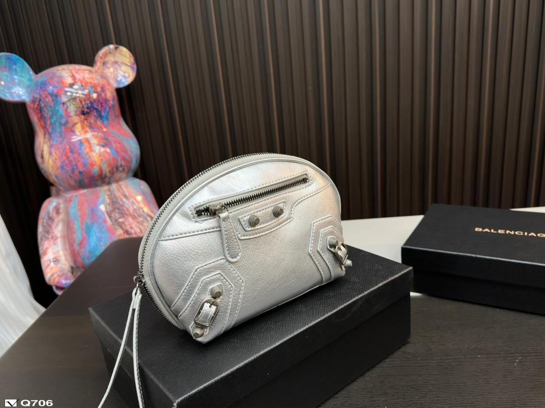 Replica Balenciaga Bag 19*16CM