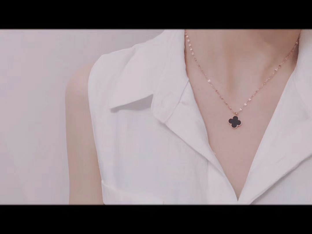 Replica VanCleef Arpels Necklace