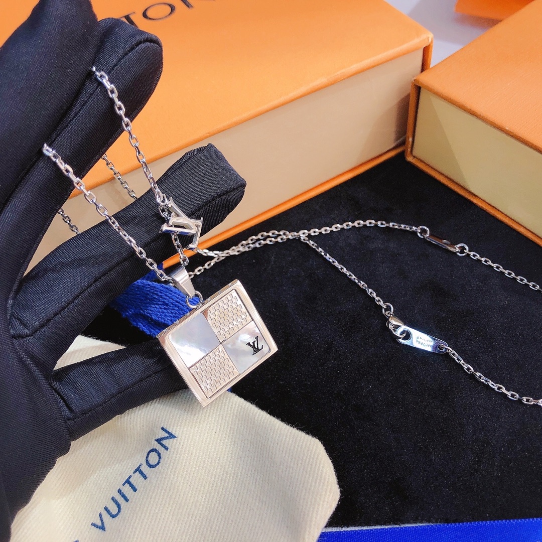 Replica LOUIS VUITTON Necklace