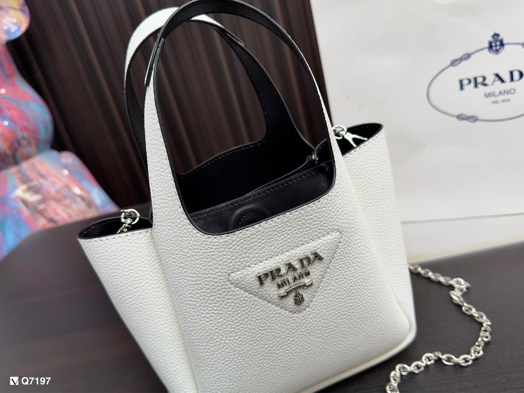 Replica Prada Bag 17*15CM