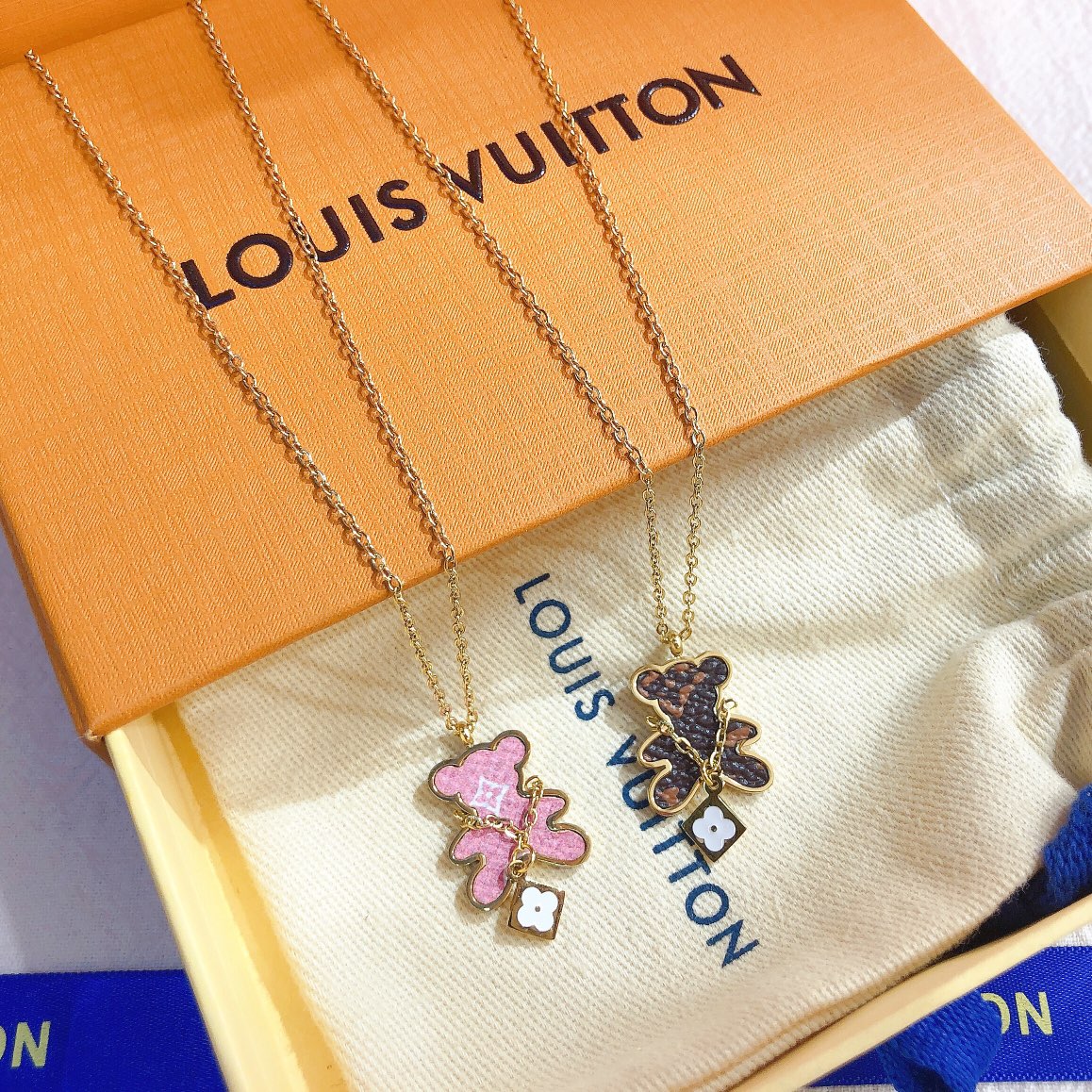 Replica LOUIS VUITTON Necklace