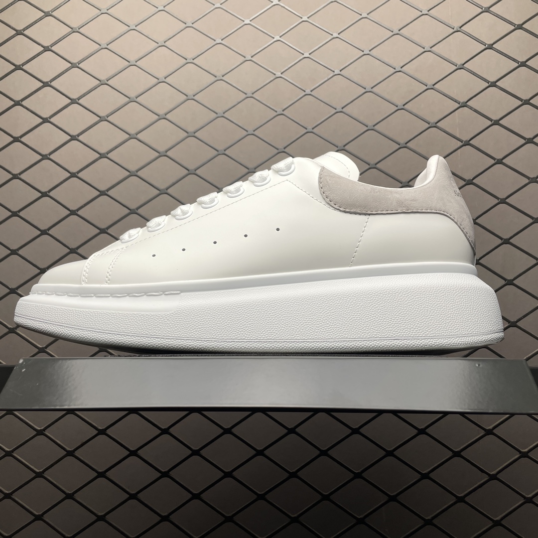 Replica Alexander McQueen Shoe Alexander McQueen size 35-45 with half size.c