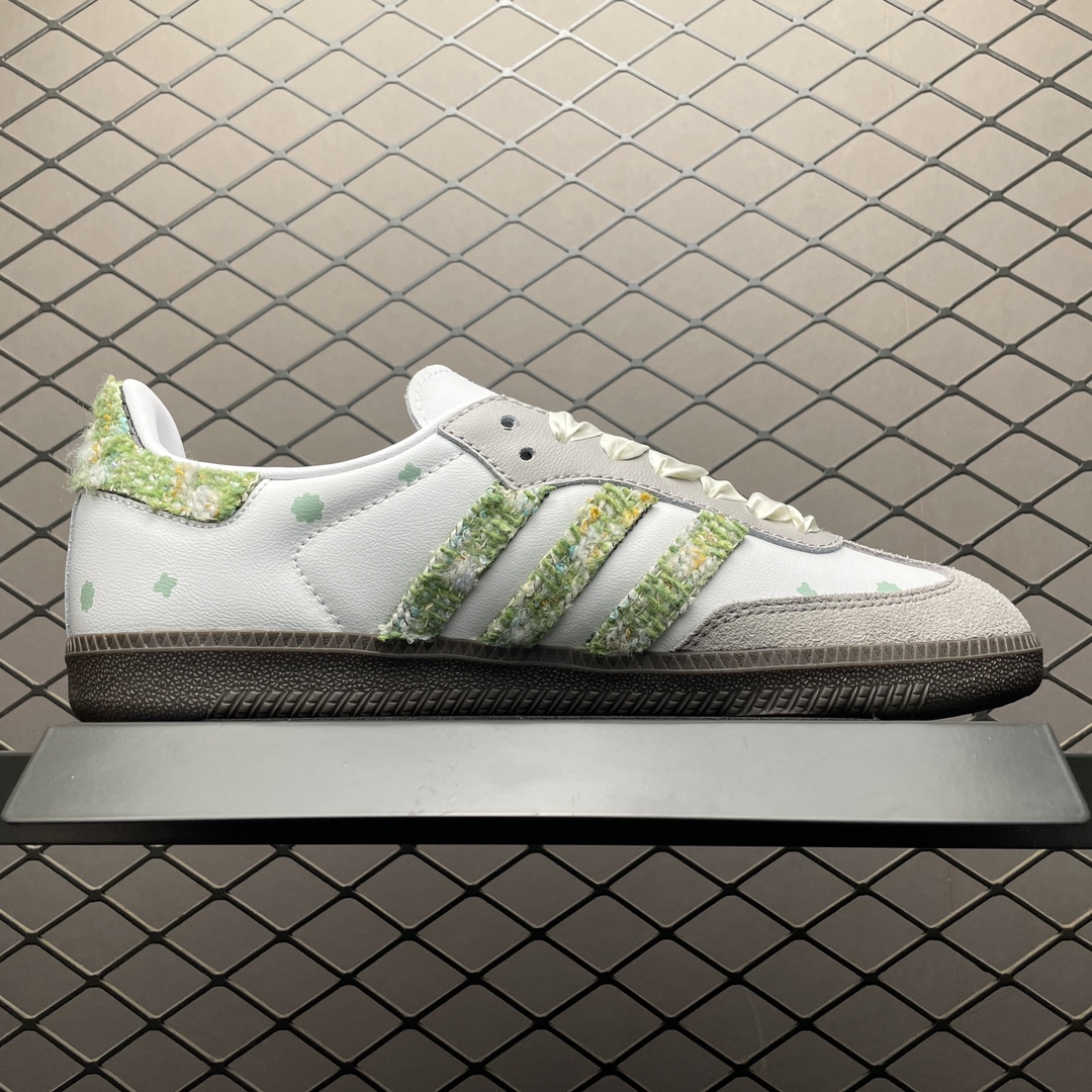 Replica Adidas Shoe Panda Prank x Adidas Samba