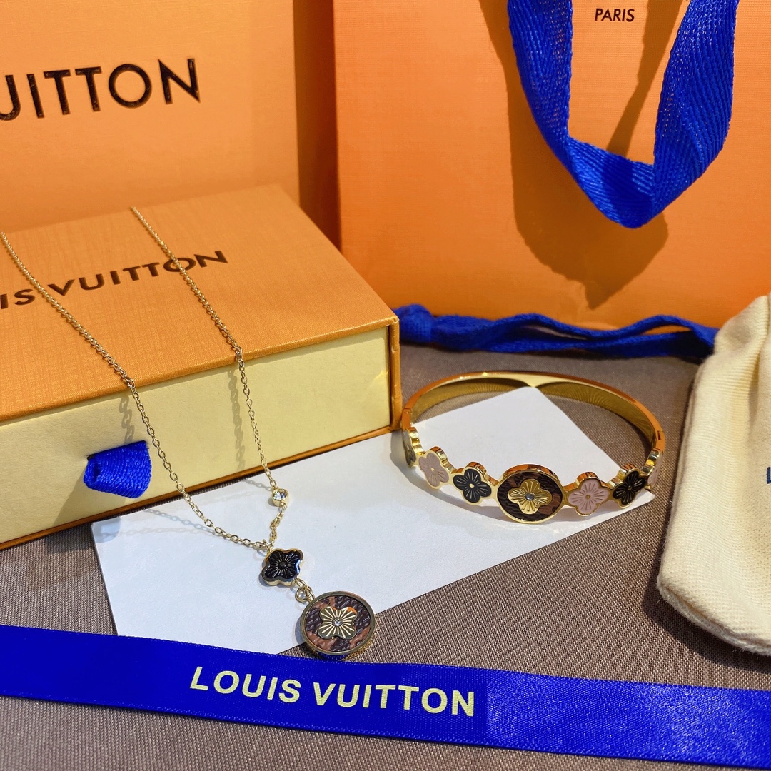 Replica LOUIS VUITTON Necklace